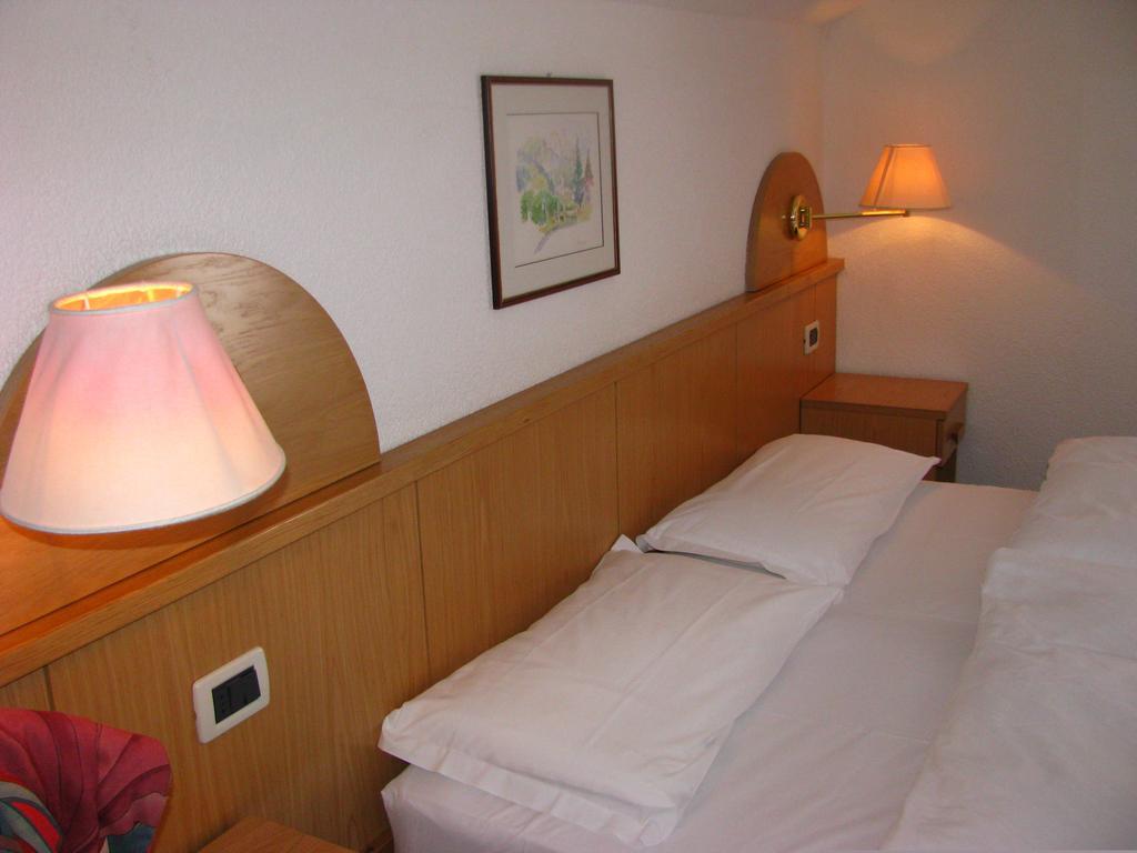 Hotel Nes Crepes ポッツァ・ディ・ファッサ 部屋 写真
