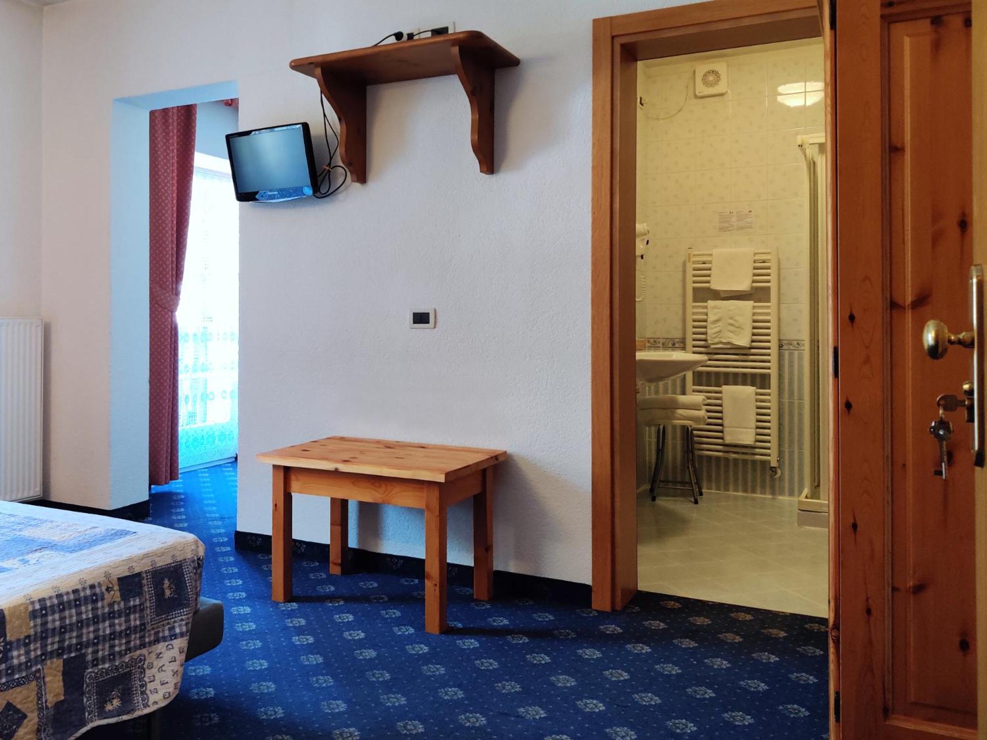 Hotel Nes Crepes ポッツァ・ディ・ファッサ エクステリア 写真