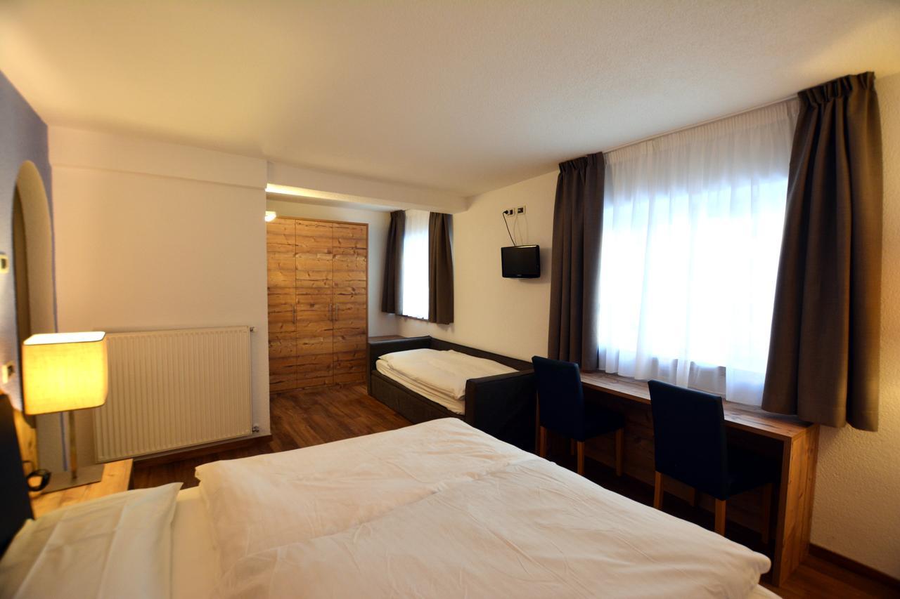 Hotel Nes Crepes ポッツァ・ディ・ファッサ エクステリア 写真